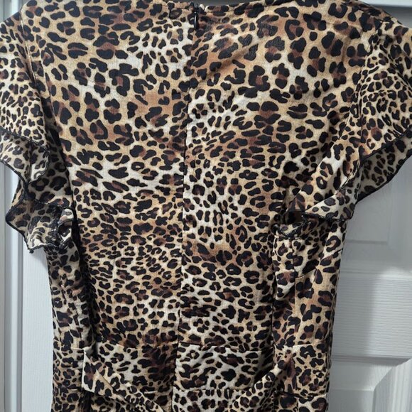 Boohoo animal print maxi with deep neckline and flutter sleeves Size 16 - Picture 4 of 9